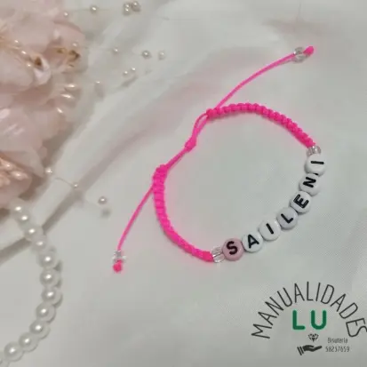 Pulsera macrame tejida con letras — imagen 4