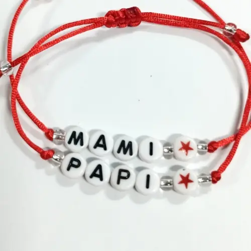 Pulsera macramé sencilla con letras — imagen 4
