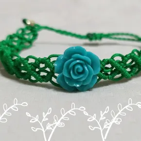 Pulsera macramé tejida en forma de rombos con flor. p68B — imagen 1