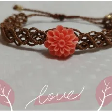 Pulsera macramé tejida en forma de rombos con flor. p68B — imagen 2