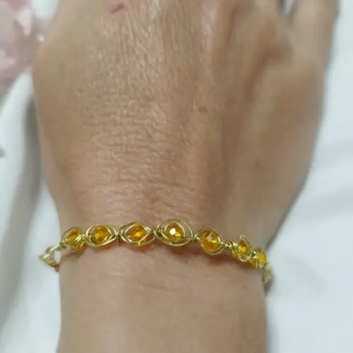 Pulsera de alambre en espiga y cristales. #69A — imagen 3