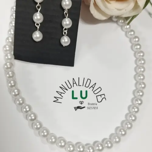 Juego de collar perlas y aretes de hojas de trébol. #79A — imagen 1