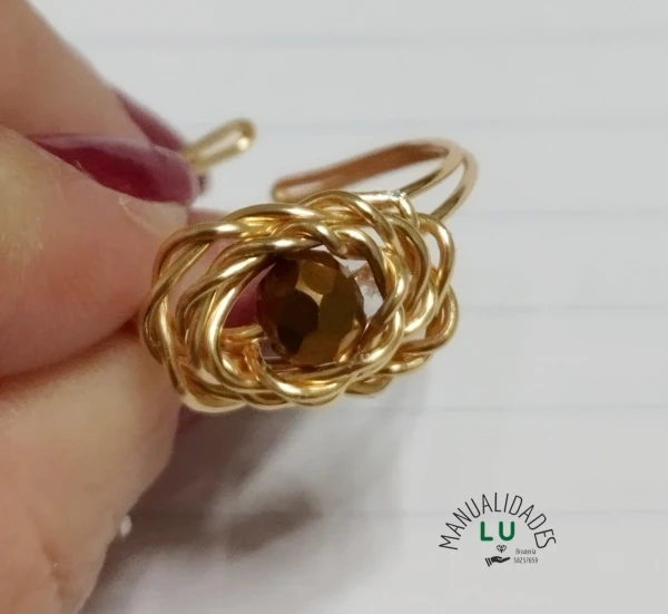 Anillo ajustable en forma de flor trenzada con cristal. p80N's foto | Manualidades Lu 🌸 |  BizneCubano