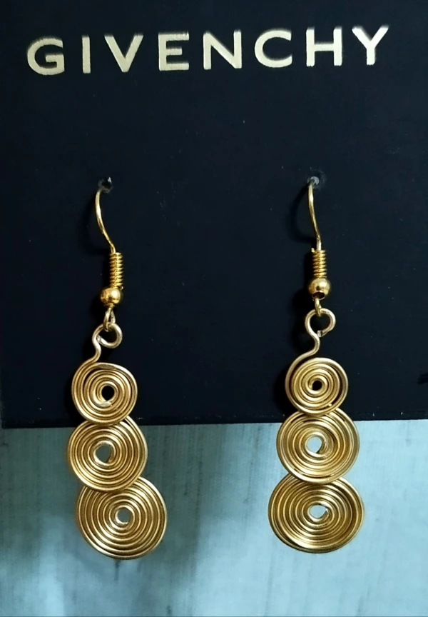 Aretes de alambre en espiral triple. #7N's foto | Manualidades Lu 🌸 |  BizneCubano