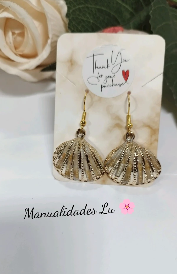 Aretes con concha dorada's foto | Manualidades Lu 🌸 |  BizneCubano