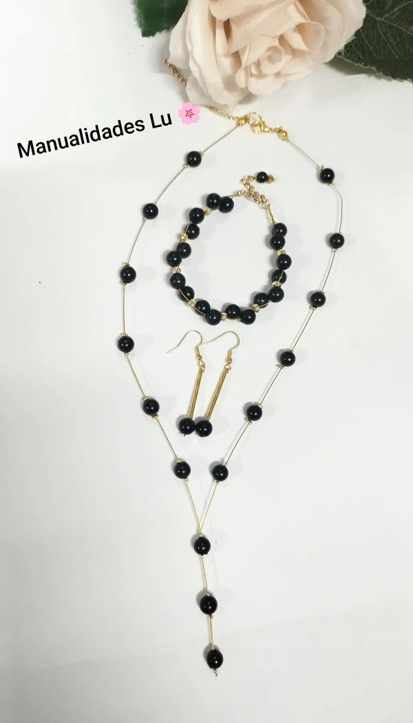Juego de collar, pulso y aretes de alambre acerado con perlas's foto | Manualidades Lu 🌸 |  BizneCubano