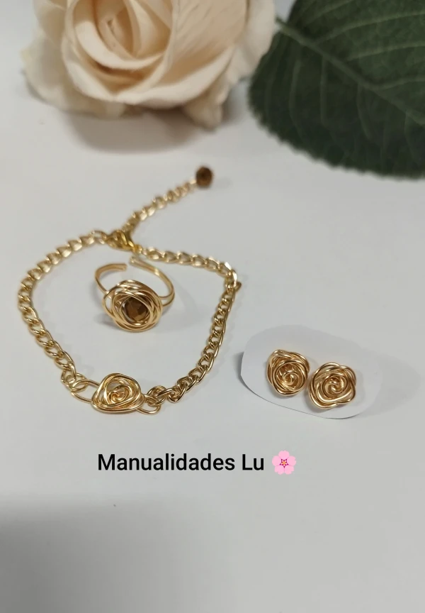 Juego de manilla, aretes y anillo con flor enroscada's foto | Manualidades Lu 🌸 |  BizneCubano
