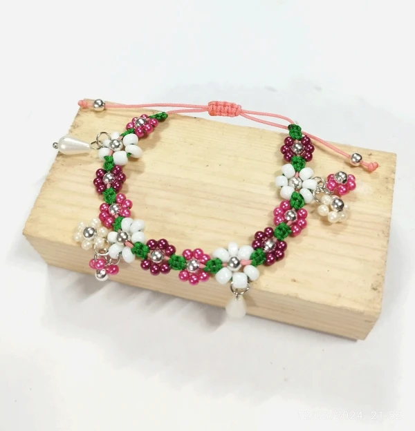 Pulsera de perlas y flores. p72N's foto | Manualidades Lu 🌸 |  BizneCubano