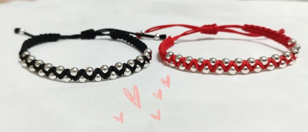 Pulsera macramé tejida en zig zag con balines. p38N's foto | Manualidades Lu 🌸 |  BizneCubano