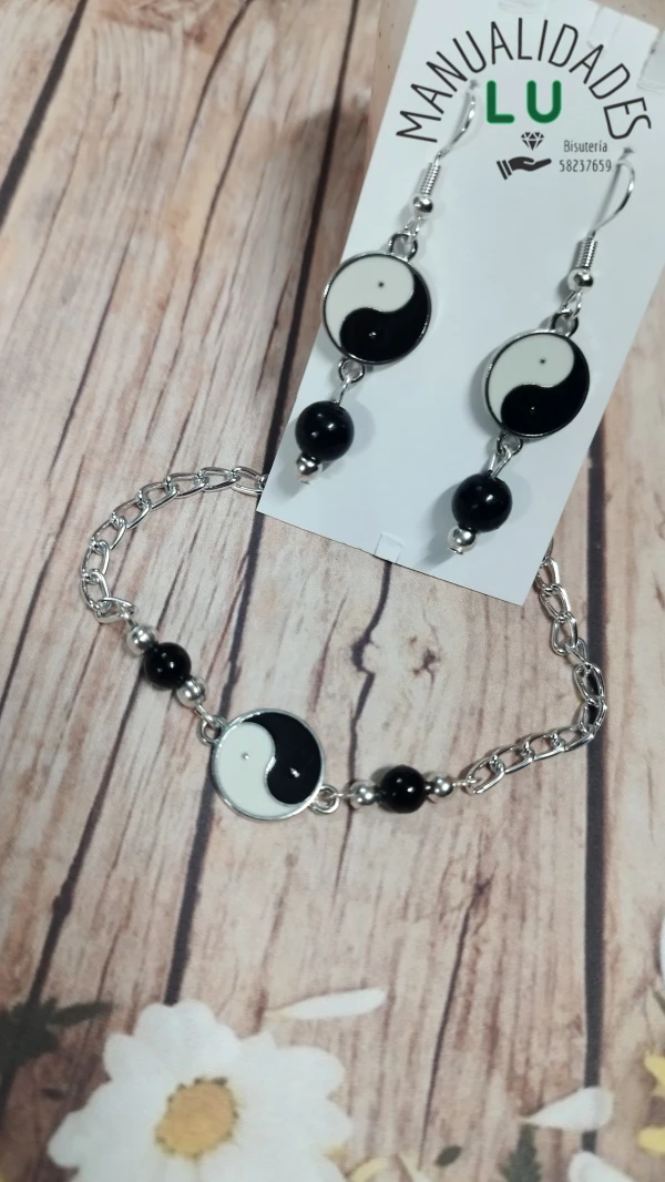 Juego de Manilla y aretes Yin-Yang. #66A's foto | Manualidades Lu 🌸 |  BizneCubano