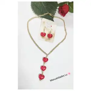 Juego de cadena y aretes con corazones rojos. p62N miniatura 1