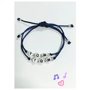 Pulsera macramé sencilla con letras miniatura 5
