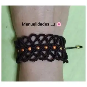 Pulsera macramé tejida ancha con perlas centrales. P41N miniatura 3