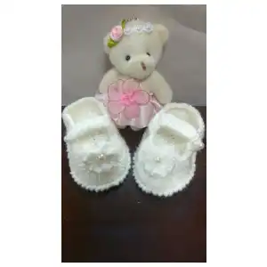 Zapaticos para bebé tejidos a crochet miniatura 1