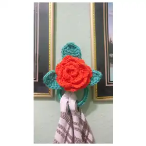 Colgadores de paños de cocina en forma de flor tejida a crochet miniatura 1