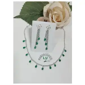 Juego de cadena y aretes plateados con cristales verdes en forma de gotas. #78 A miniatura 1