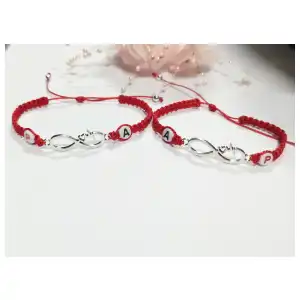 Pulsera macramé tejida con letra inicial. miniatura 3